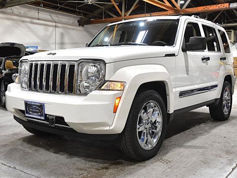 Used 2008 Jeep Liberty Limited w/ Premium Group II image 5
