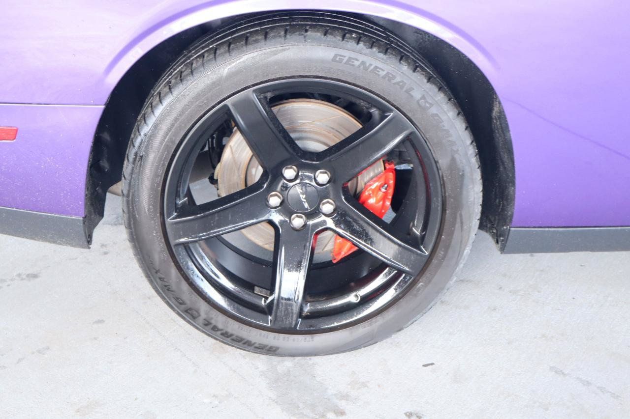 Used 2018 Dodge Challenger SRT w/ Technology Group RWD image 5
