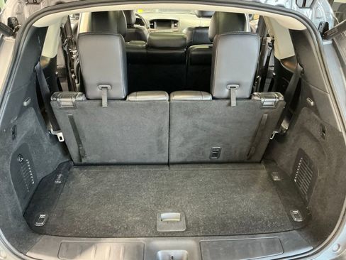 Used 2020 Nissan Pathfinder Platinum FWD image 28