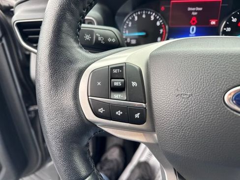 Used 2022 Ford Explorer XLT w/ Equipment Group 202A image 32