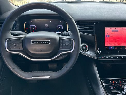 Used 2023 Jeep Wagoneer 4WD w/ Convenience Group I image 16