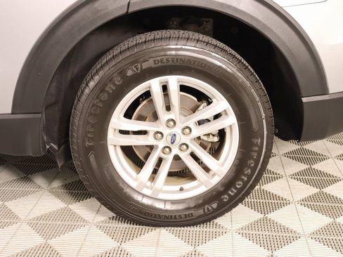 Used 2022 Ford Explorer XLT image 19