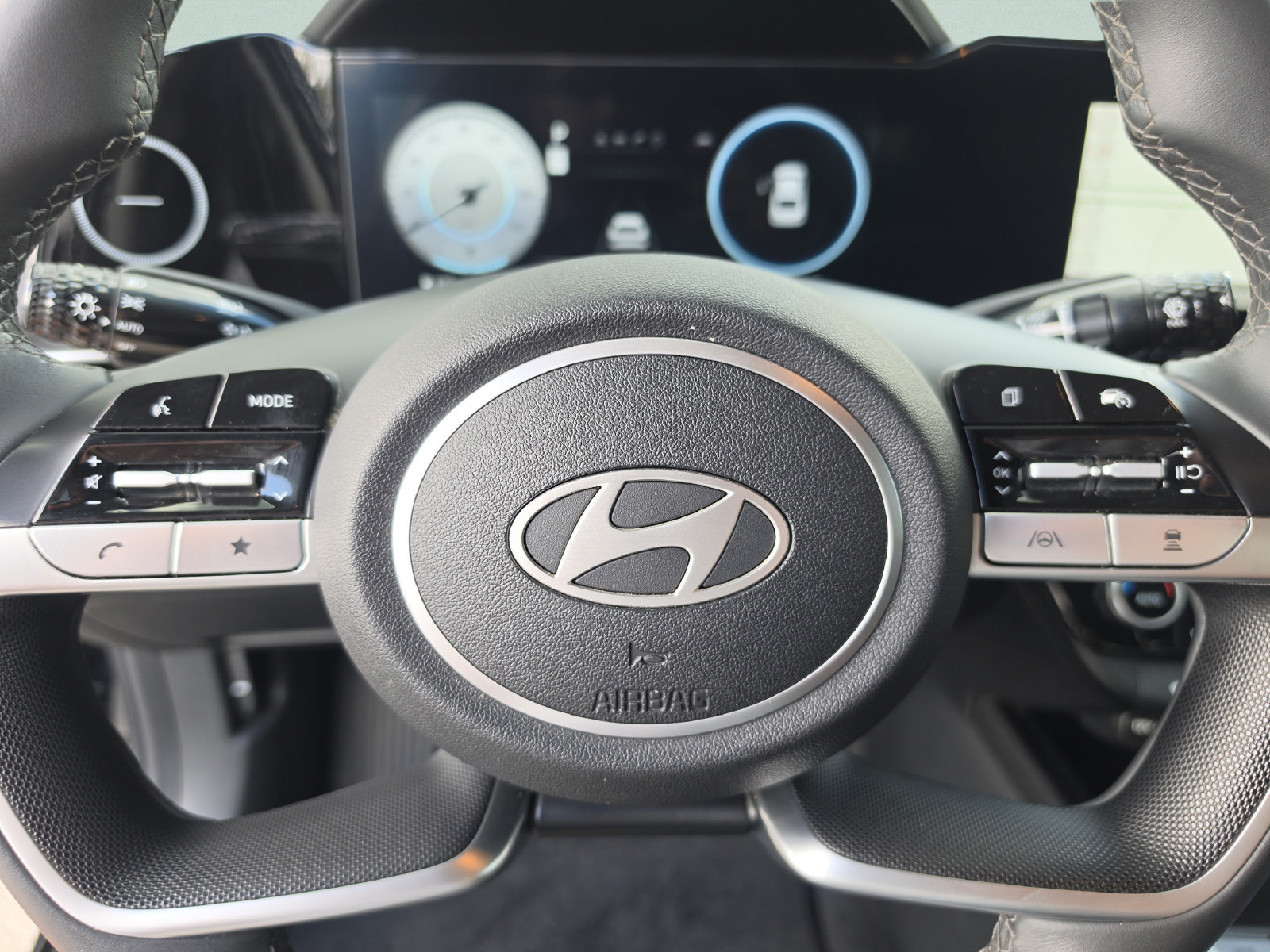 Used 2024 Hyundai Elantra SEL w/ Convenience Package FWD image 35