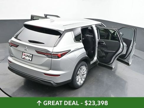 Used 2025 Mitsubishi Outlander ES image 66