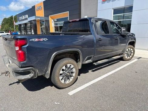 Used 2021 Chevrolet Silverado 2500 Custom w/ Custom Convenience Package AWD/4WD image 2