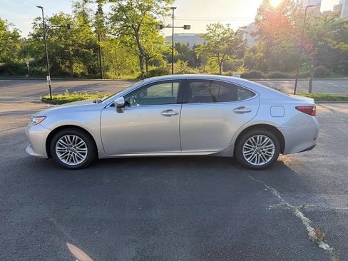 Used 2015 Lexus ES 350 w/ Premium Package FWD image 7