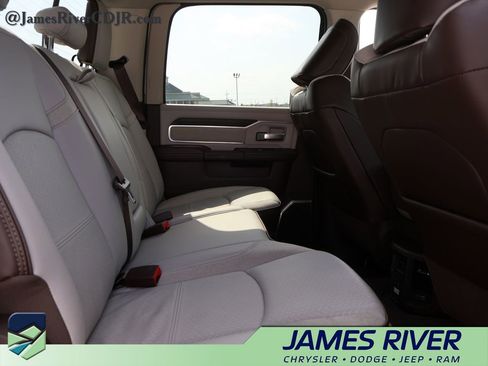 Used 2026 RAM 2500 Laramie AWD/4WD image 12