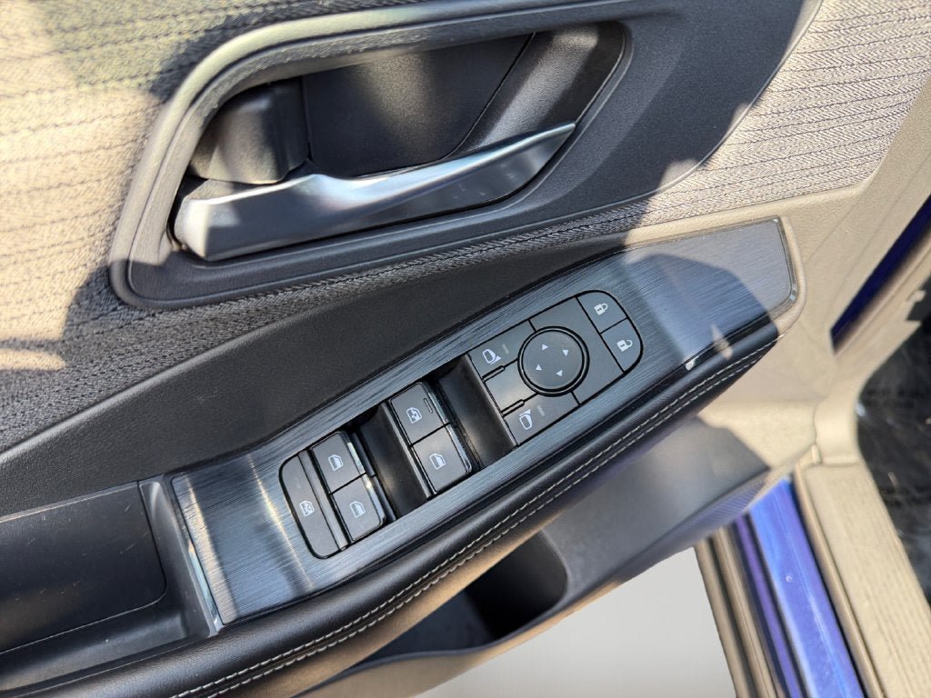 Used 2022 Nissan Rogue SV AWD/4WD image 21
