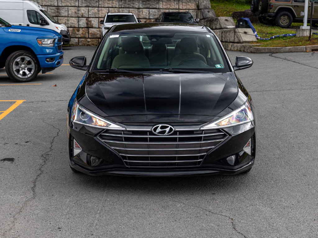 Used 2020 Hyundai Elantra SE FWD image 2