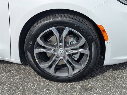 New 2026 Chrysler Pacifica Pinnacle w/ Trailer Tow Group image 11