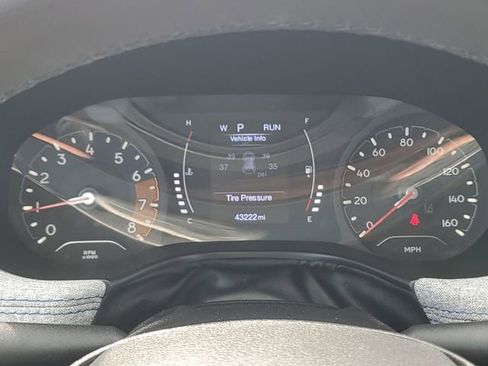 Used 2022 Jeep Compass Latitude FWD image 10