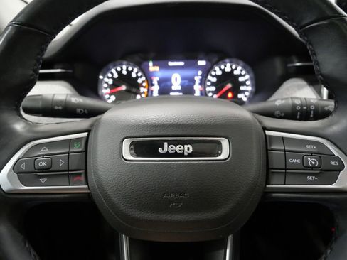 Used 2022 Jeep Compass Latitude w/ Sun and Sound Group AWD/4WD image 16