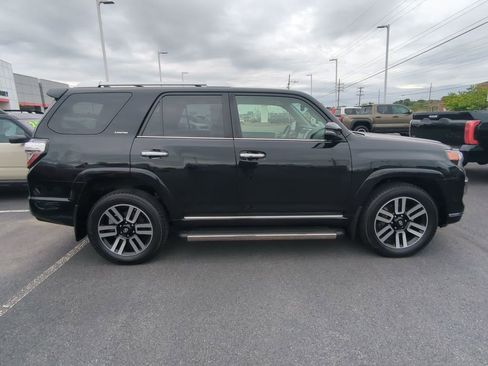 Used 2023 Toyota 4Runner Limited AWD/4WD image 9