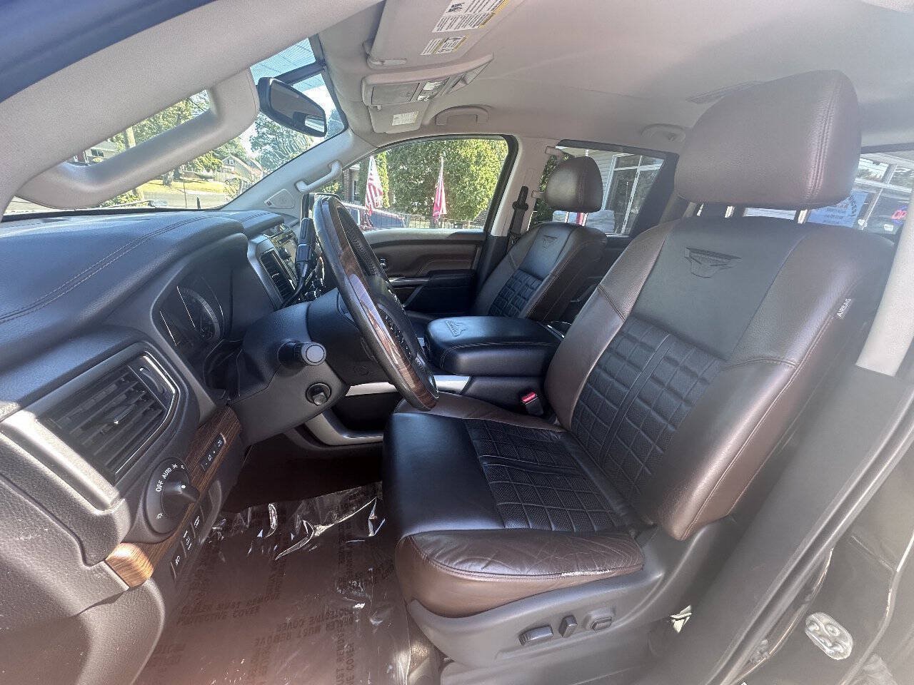 Used 2017 Nissan Titan Platinum Reserve AWD/4WD image 10