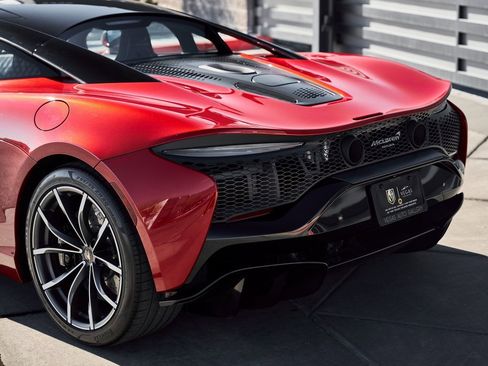 Used 2023 McLaren Artura image 10