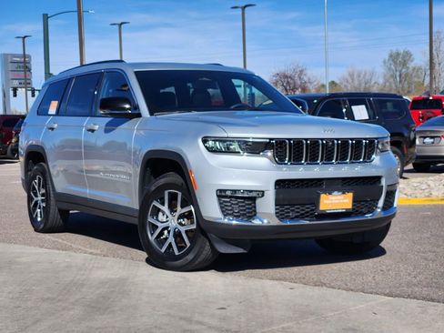 Certified 2024 Jeep Grand Cherokee L Limited w/ Luxury Tech Group II image 1