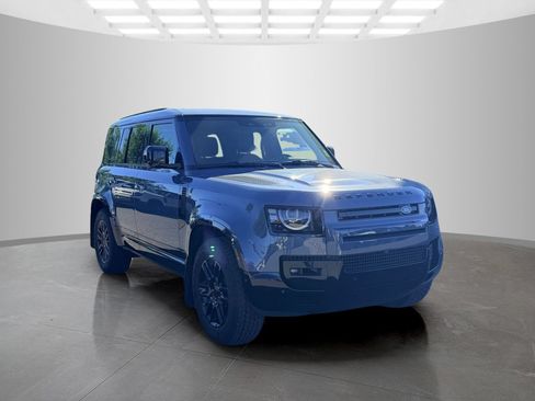 Used 2026 Land Rover Defender 110 X-Dynamic SE AWD/4WD image 3