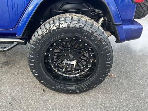 Used 2020 Jeep Wrangler Unlimited Sahara image 22