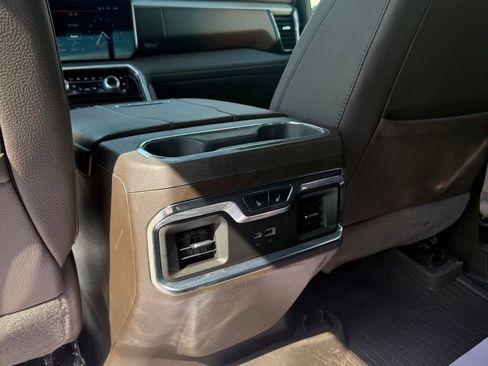 Used 2025 GMC Sierra 2500 Denali w/ Denali Reserve Package AWD/4WD image 19