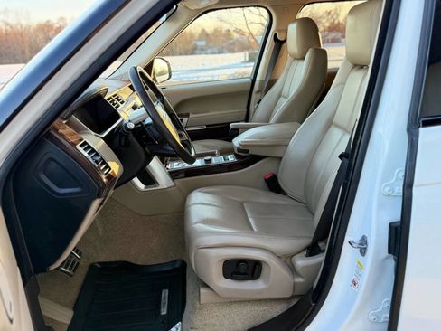 Used 2017 Land Rover Range Rover Base AWD 4dr SUV image 10