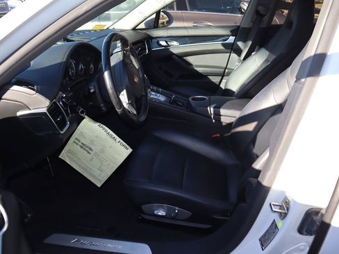 Used 2015 Porsche Panamera image 9