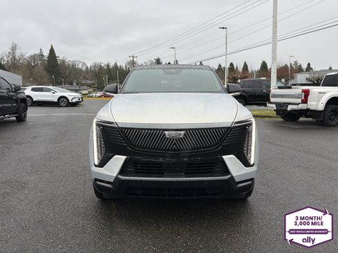 Used 2025 Cadillac Escalade IQ Sport 2 w/ LPO, ONYX Package image 8