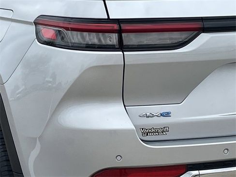 Used 2023 Jeep Grand Cherokee 4WD 4xe image 6