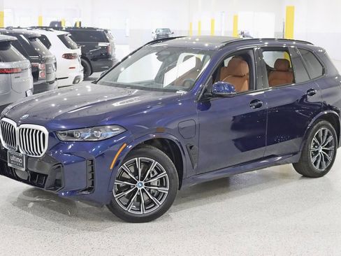 Used 2025 BMW X5 xDrive50e w/ M Sport Package image 8