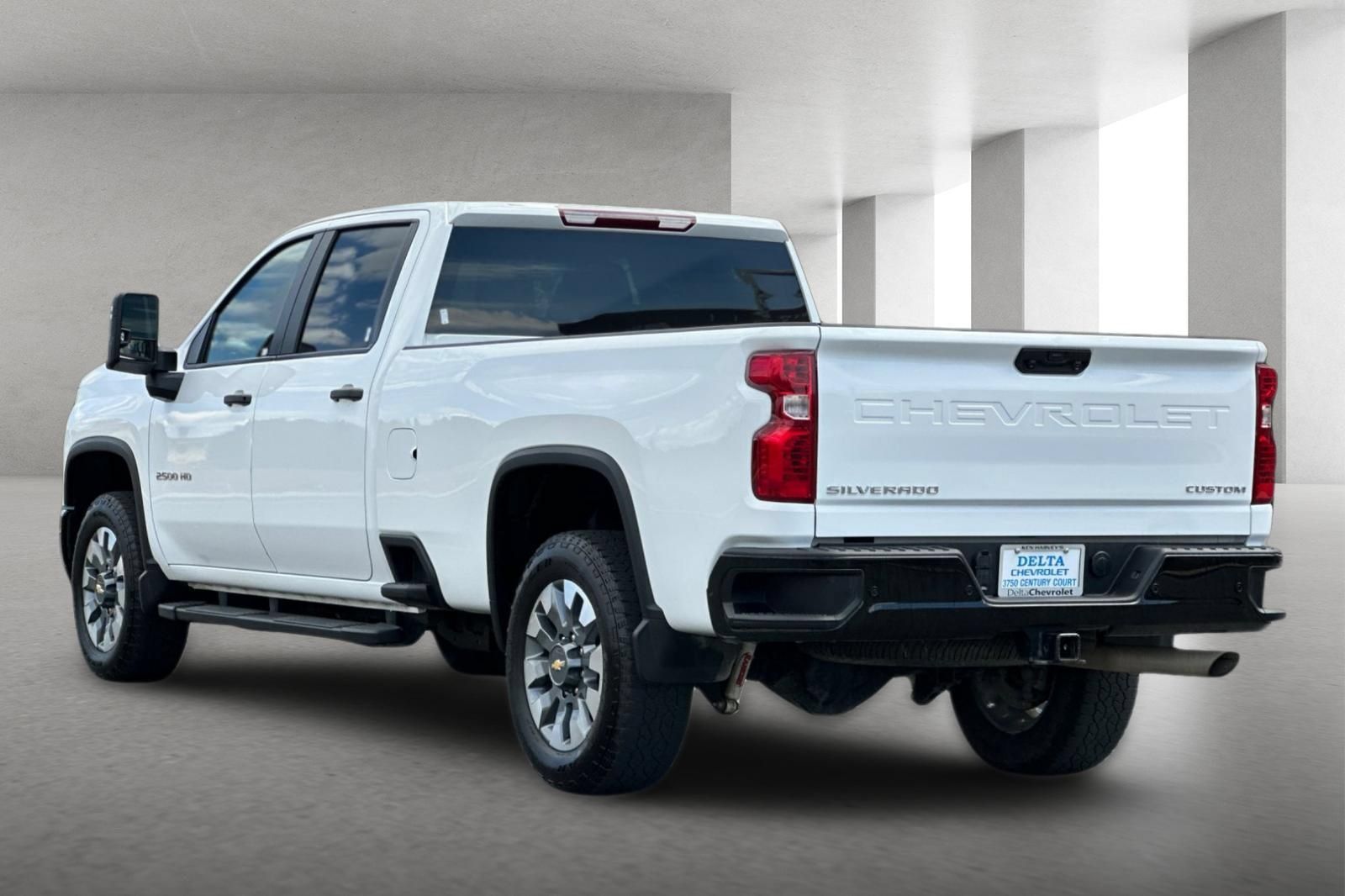 Used 2024 Chevrolet Silverado 2500 Custom w/ Custom Value Package AWD/4WD image 6