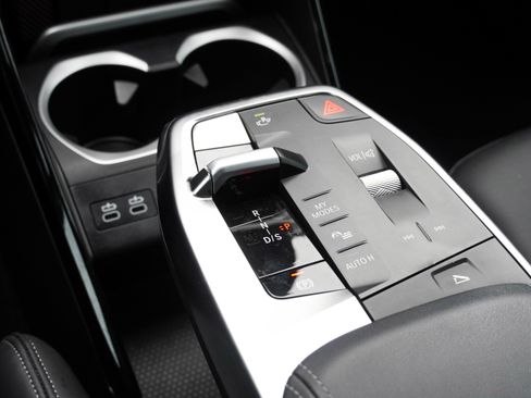 Certified 2025 BMW X2 xDrive28i w/ M Sport Package image 29