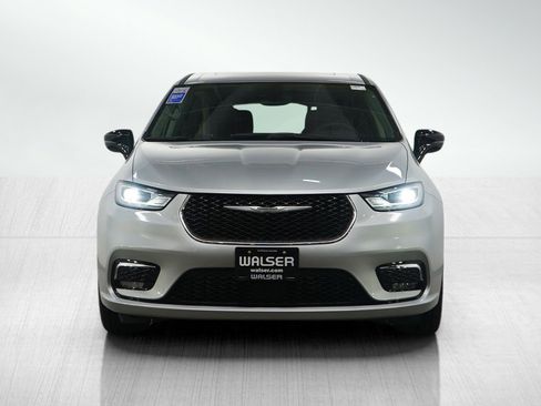 Used 2024 Chrysler Pacifica Limited image 8