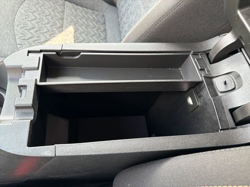 Used 2023 Chevrolet Equinox LT image 20