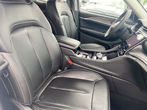 Used 2023 Jeep Grand Cherokee Limited AWD/4WD image 9