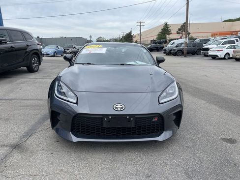 Used 2023 Toyota GR86 w/ ALL Weather Mat Package (TMS) RWD image 5