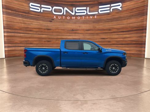 Used 2022 Chevrolet Silverado 1500 ZR2 w/ Technology Package AWD/4WD image 8