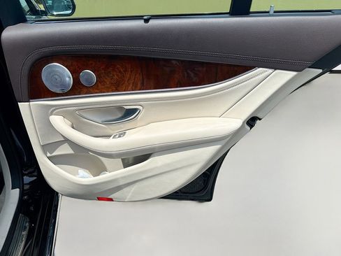 Used 2018 Mercedes-Benz E 400 4MATIC Wagon image 21