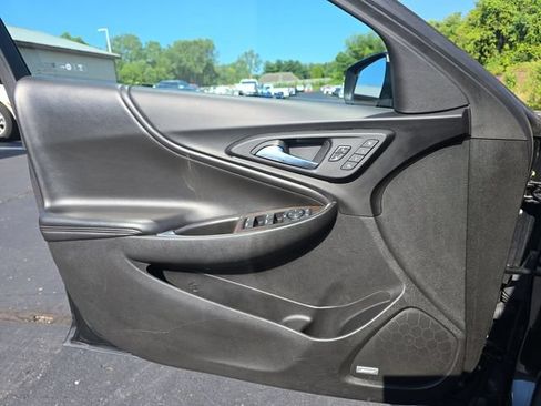 Used 2018 Chevrolet Malibu Premier w/ Driver Confidence Package FWD image 28