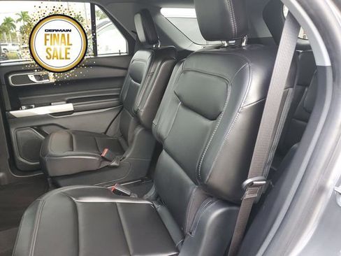 Used 2022 Ford Explorer XLT w/ Equipment Group 202A image 17