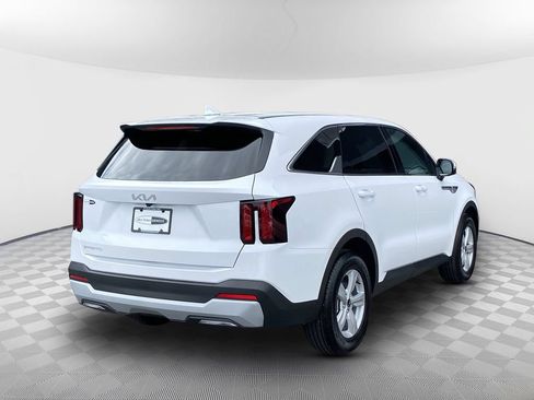 Used 2026 Kia Sorento LX FWD image 8