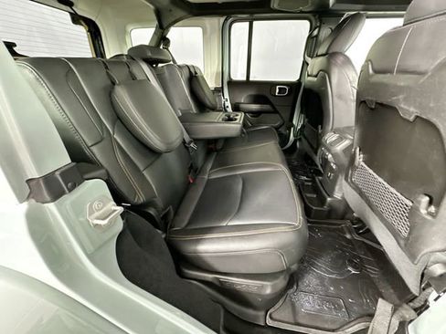 Used 2024 Jeep Wrangler Unlimited Sahara AWD/4WD image 27
