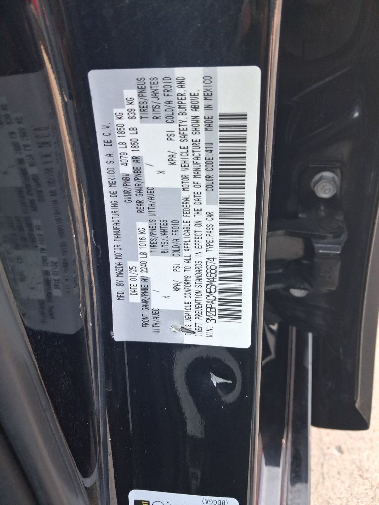 Used 2025 MAZDA MAZDA3 s FWD image 3