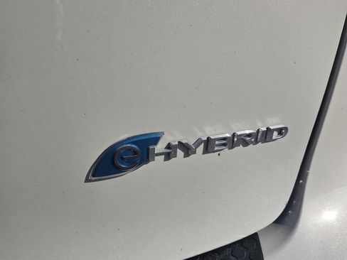 Used 2020 Chrysler Pacifica Limited w/ Advanced Safetytec Group image 3