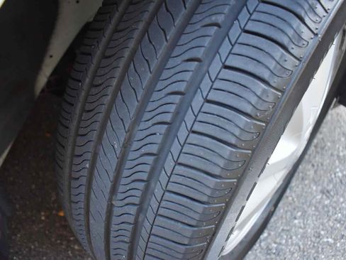 Used 2005 Buick LaCrosse CXL FWD image 65