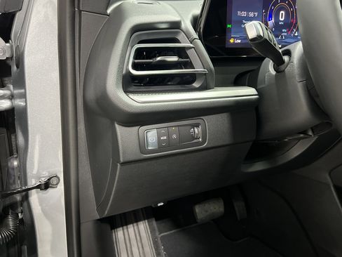 New 2026 Chevrolet Traverse LT w/ Sun and Wheel Package image 16