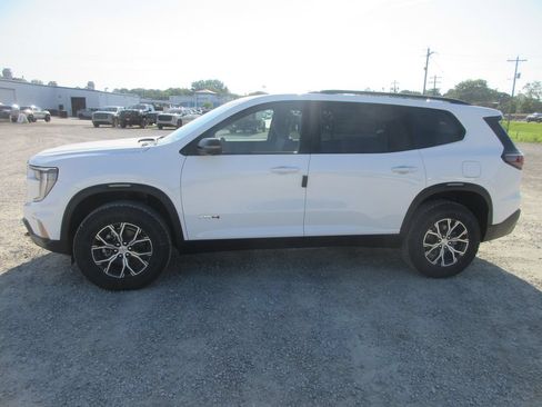 New 2026 GMC Acadia AT4 w/ Luxury Package AWD/4WD image 9