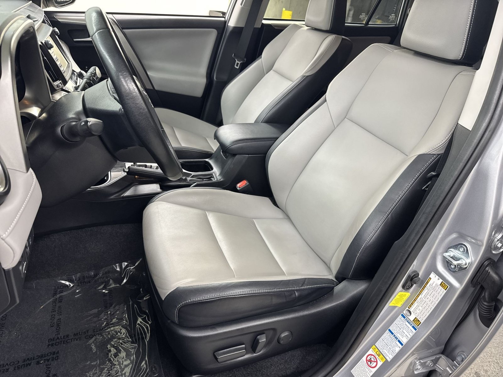 Used 2017 Toyota RAV4 Limited AWD/4WD image 24