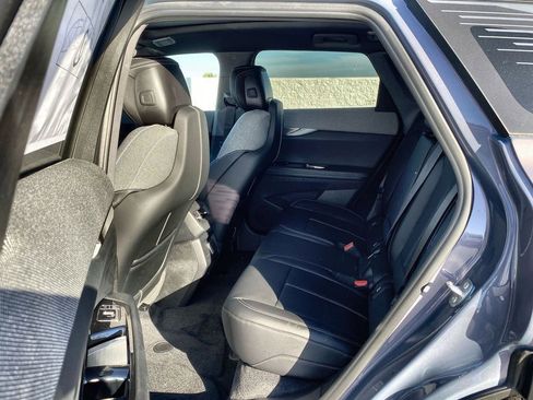 New 2026 Cadillac Optiq Luxury 1 image 33