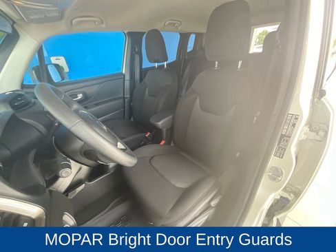 Used 2023 Jeep Renegade Latitude image 17