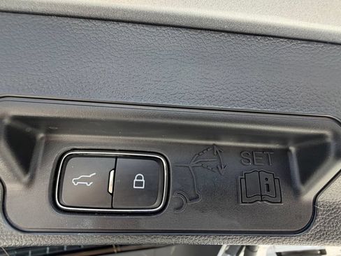 Used 2023 Ford Explorer ST-Line AWD/4WD image 18