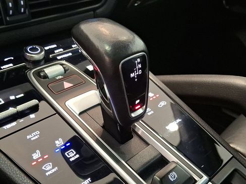 Used 2019 Porsche Cayenne image 14